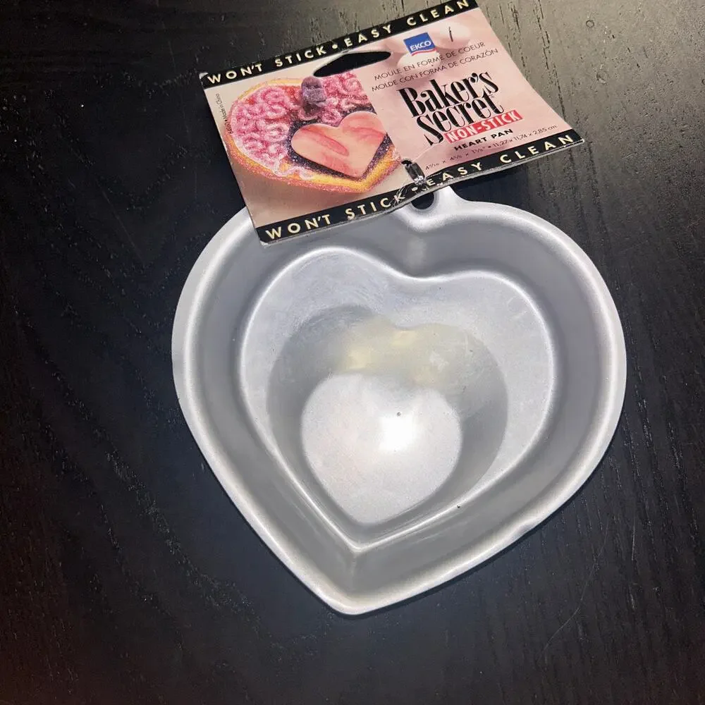 New NWT Ekco Baker's Secret 1999 Vintage Non-Stick Mini Heart Pan 4.5